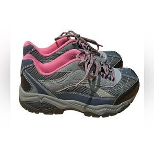 Used Brahma steel toe sneakers. Size 6